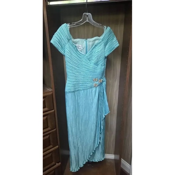 Lillie Rubin Dresses & Skirts - Lillie Rubin George F. Couture New York Pleated Formal Dress - Size 8